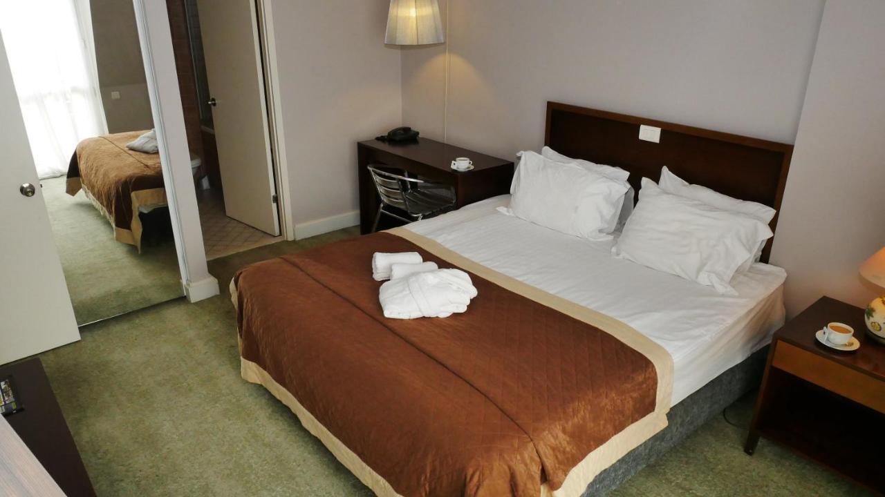 Talen Otel *